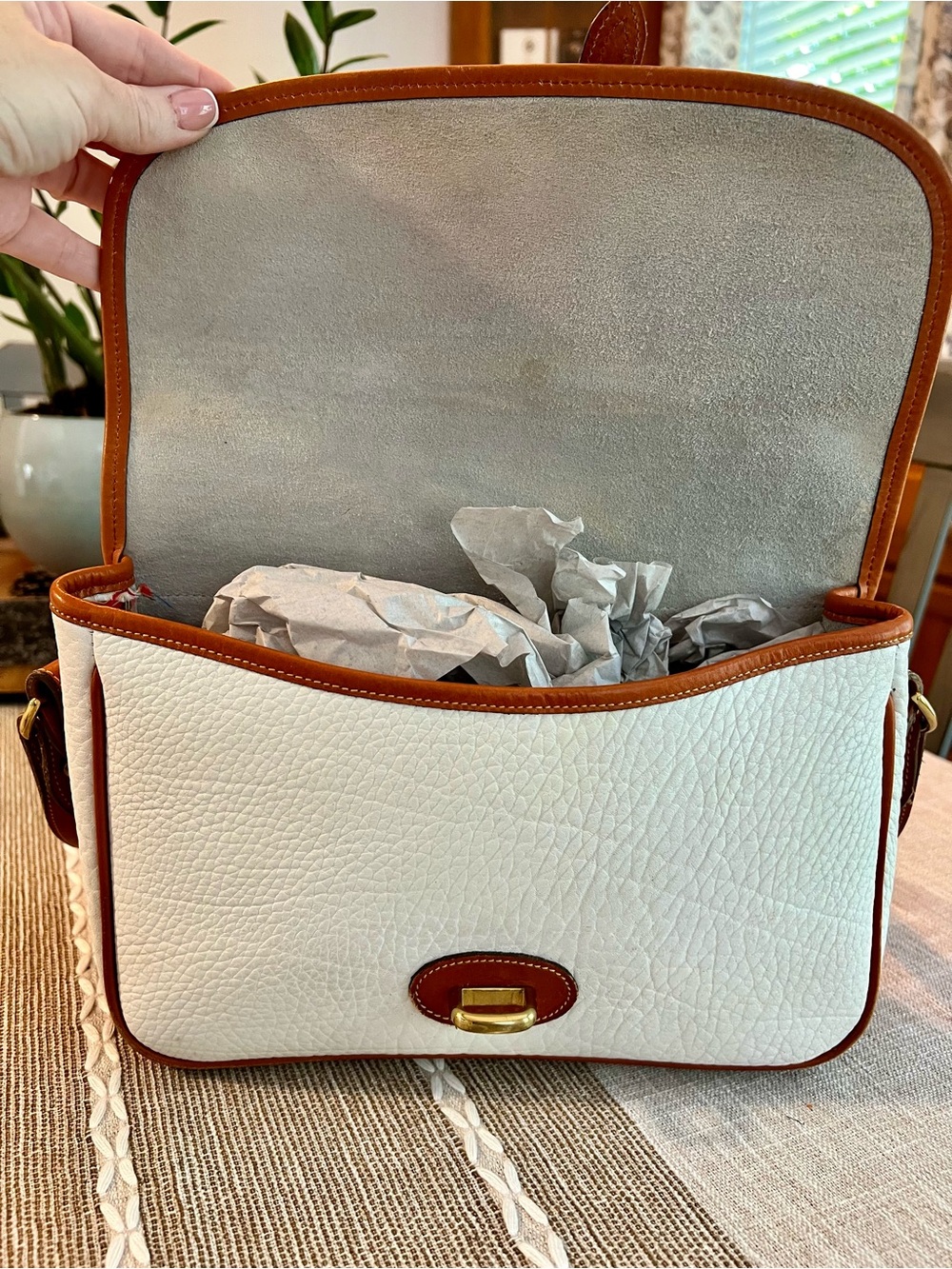 🦆Dooney & Bourke Pebbled Leather Crossbody Bag Cream & Brown Saddle Bag - Picture 8 of 12